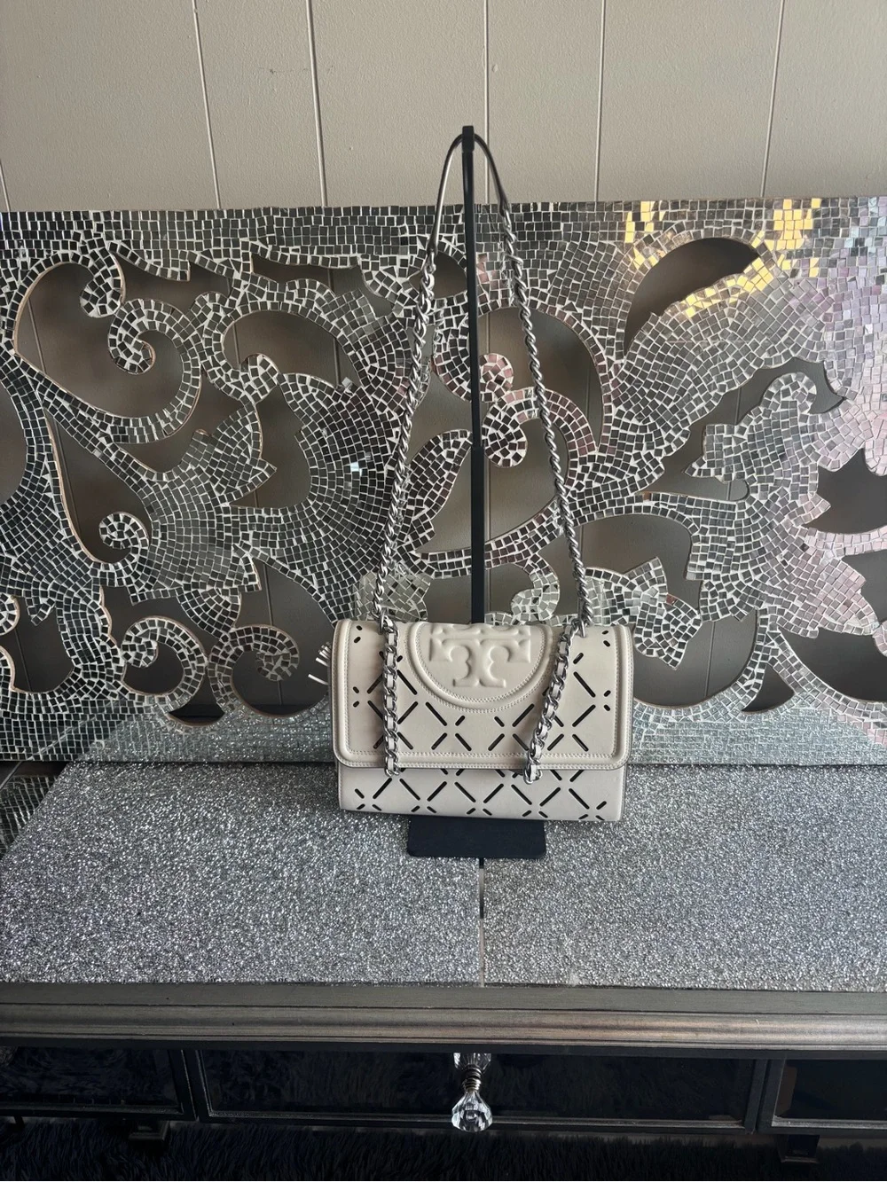 🌟Tory Burch Fleming White Perforated Leather Shoulder Bag with Chain Straps
